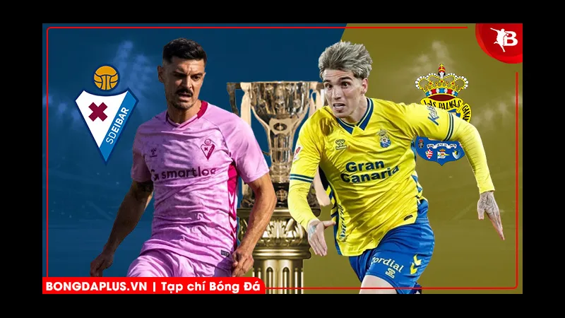 Cầu thủ Eibar và Las Palmas tranh chấp trên sân Cầu thủ Eibar và Las Palmas tranh chấp trên sân